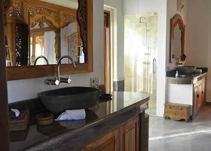 Hotel Santi Sari Boutique