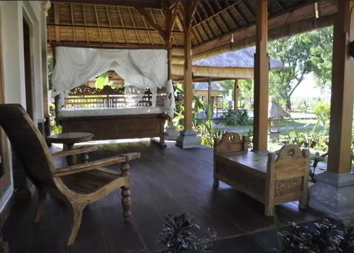 Hotel Santi Sari Boutique 5*