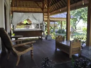 Hotel Santi Sari Boutique 5*